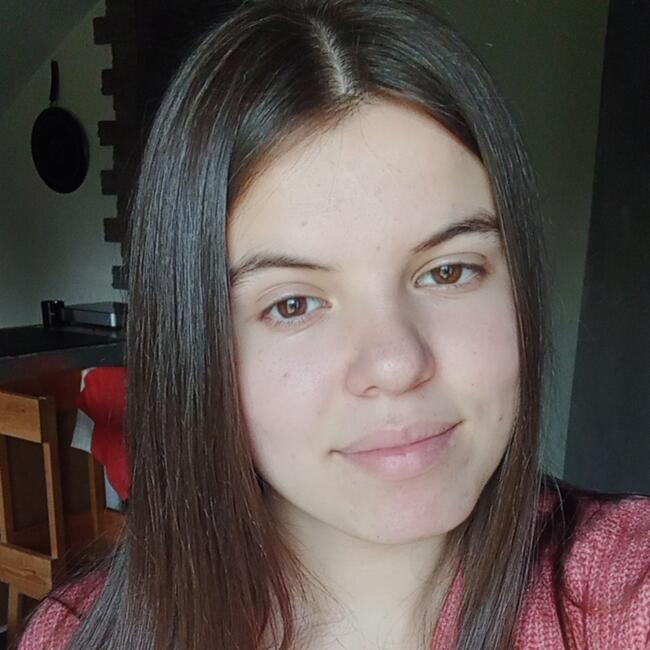 Babysitter in Angers: Lana