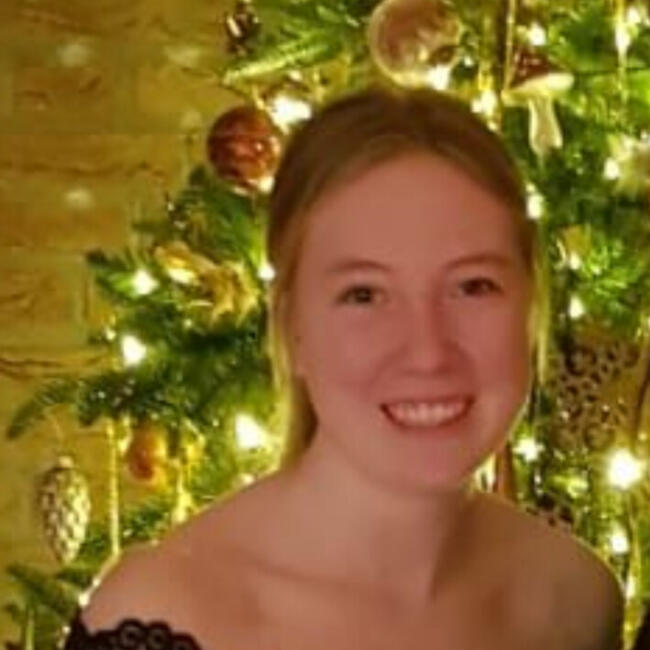 Babysitter in Tuil: Mialene