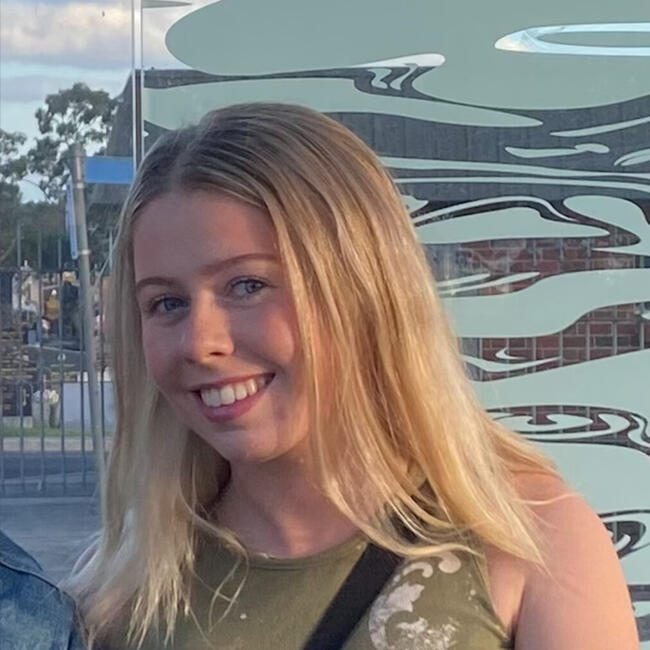 Babysitter in Torquay: Chella