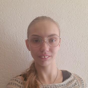Babysitter in La Roche FR: Myla