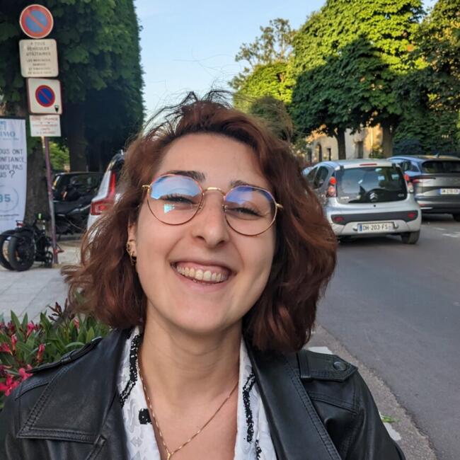 Babysitter in Paris: Nina
