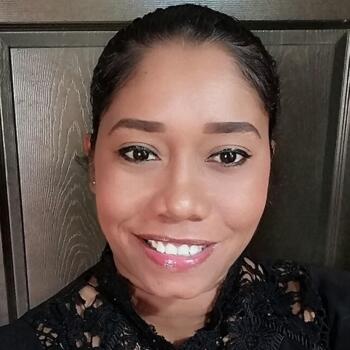 Niñera en David: Paola