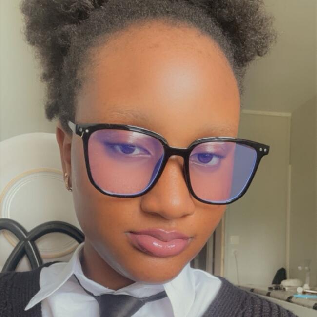 Babysitter in Poitiers: Yarie