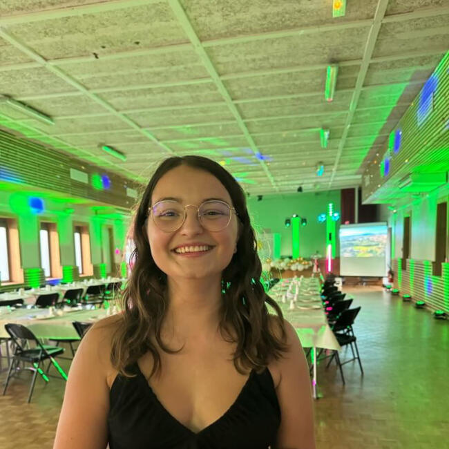 Babysitter in Cusset: Lola