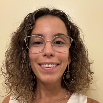 Babysitter em Aveleda: Carolina