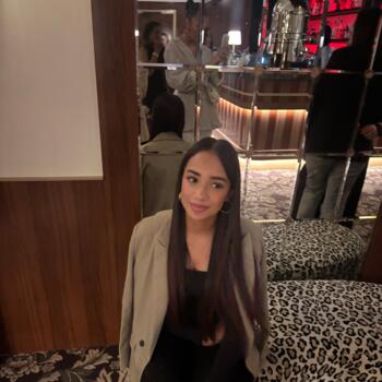 Babysitter in Clichy: Inés