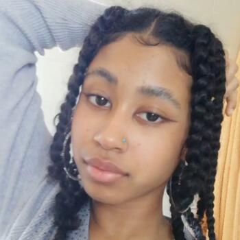 Babysitter in Genoa: Anyorin Susana