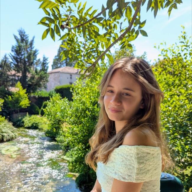 Babysitter in Chaponnay: Clémence