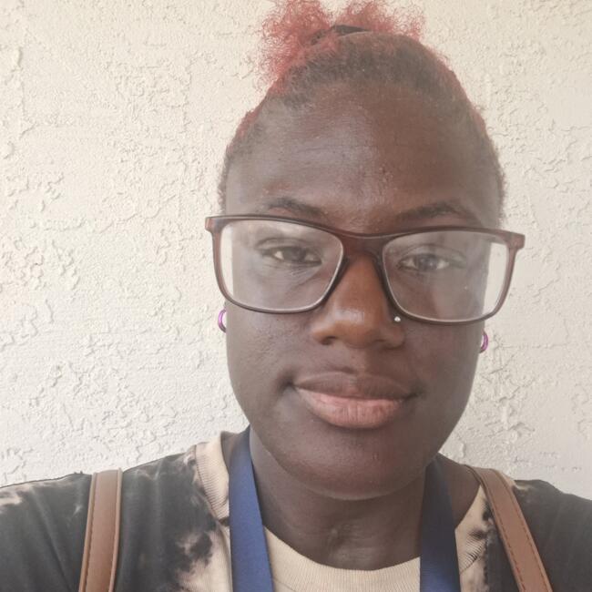 Babysitter in Barstow: Coria