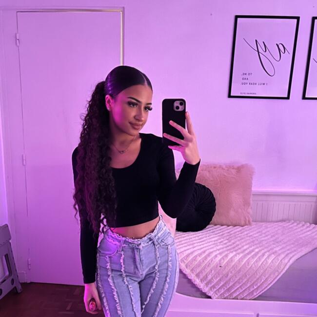 Babysitter in Paris: Alexia