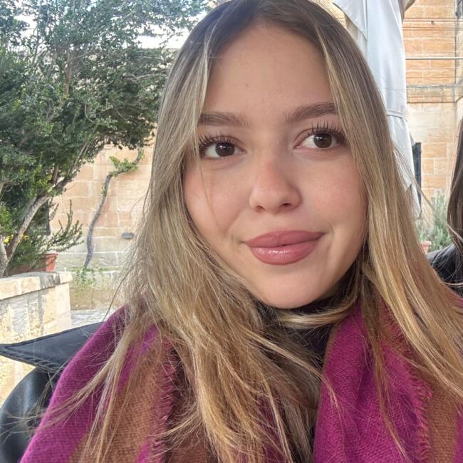 Babysitter in Balzan: Maya