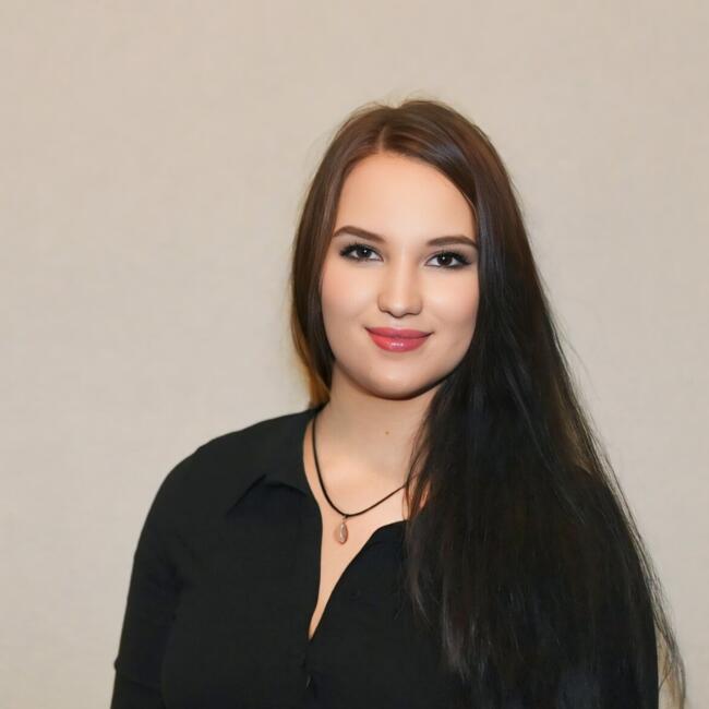 Delo varuške v Kamnica: Adriana Cosmina
