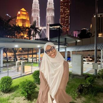 Babysitter in Klang: Putri