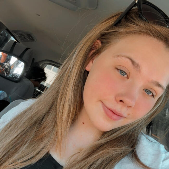 Baby-sitter in Winnipeg: Jocelyn