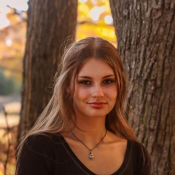 Babysitter in Sturgeon Bay: Lydia