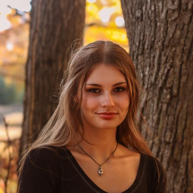 Babysitter in Sturgeon Bay: Lydia