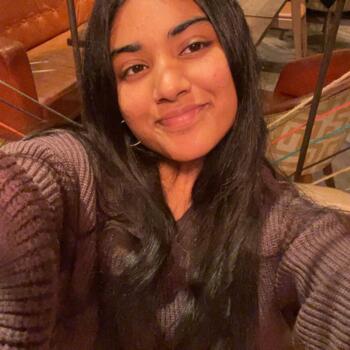 Babysitter Droichead Nua: Harini P