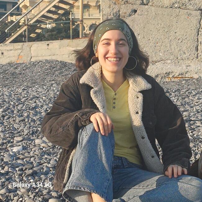 Babysitter a Genova: Laura