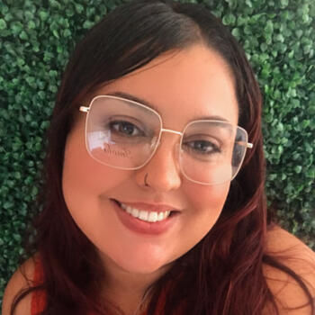 Babysitter in Salvador: Yasmin