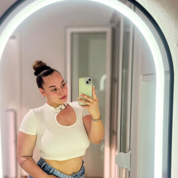 Babysitter in Piraeus: Karmen