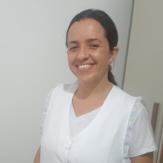 Babá em Guarujá: Karina