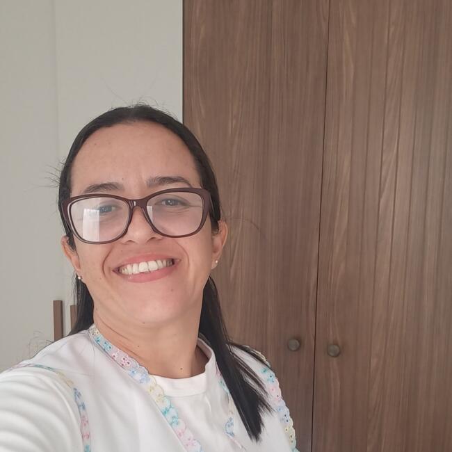 Babá em Guarujá: Karina