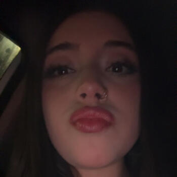 Babysitter Manchester: Marcela