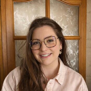 Babysitter in Dunkirk: Zelie