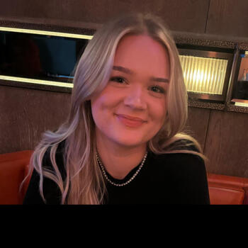 Babysitter in Manchester: Lillian