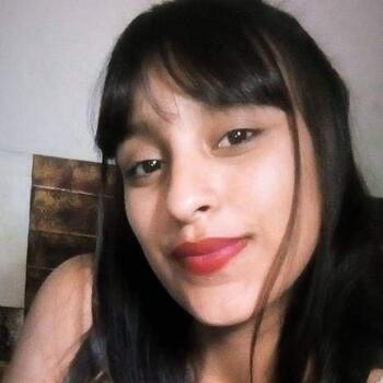 Babysitter in Berazategui: Nicole