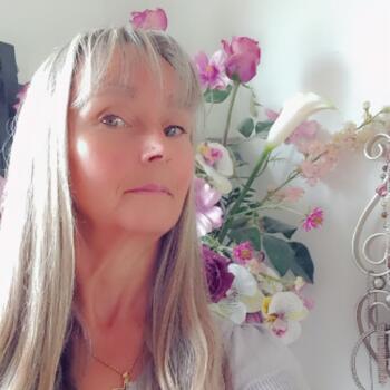 Babysitter Hélécine: Véronique