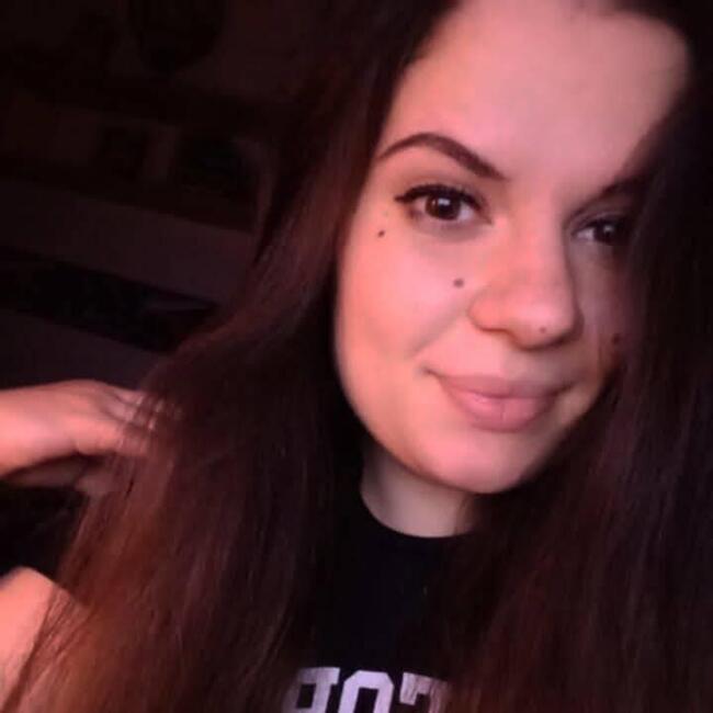 Babysitter in Nyergesújfalu: Eszter