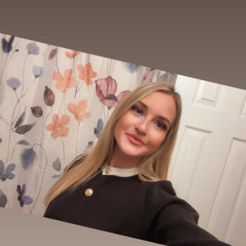 Babysitter in Brockville: Alexandra