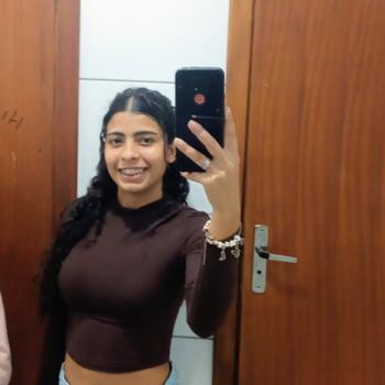 Babysitter in Porto Belo: Poliana da Silva Santos