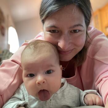 Babysitting job in Surrey: babysitting job Zuzana