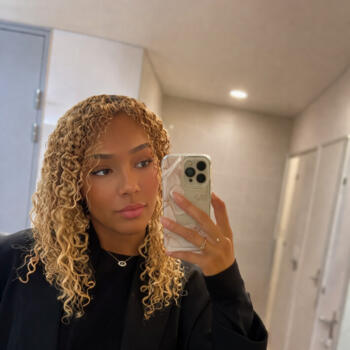 Baby-sitter Persan: Lily-Ellen