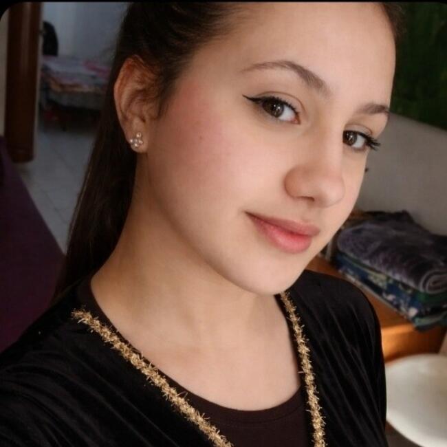 Babysitter in Moltrasio: Rania