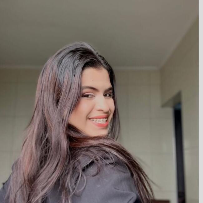 Babysitter in Santo André: Karen