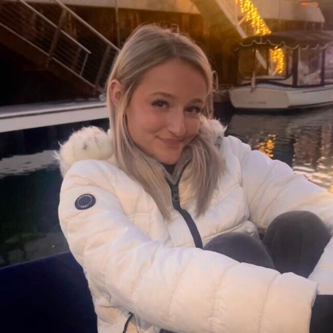 Babysitter in Gilbert: Nikki