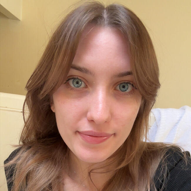 Babysitter in Gex: Lisa