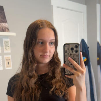 Babysitter in Whitby: Julianna