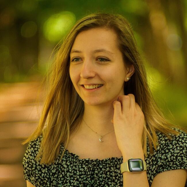 Babysitter in Saint-Amé: Emma