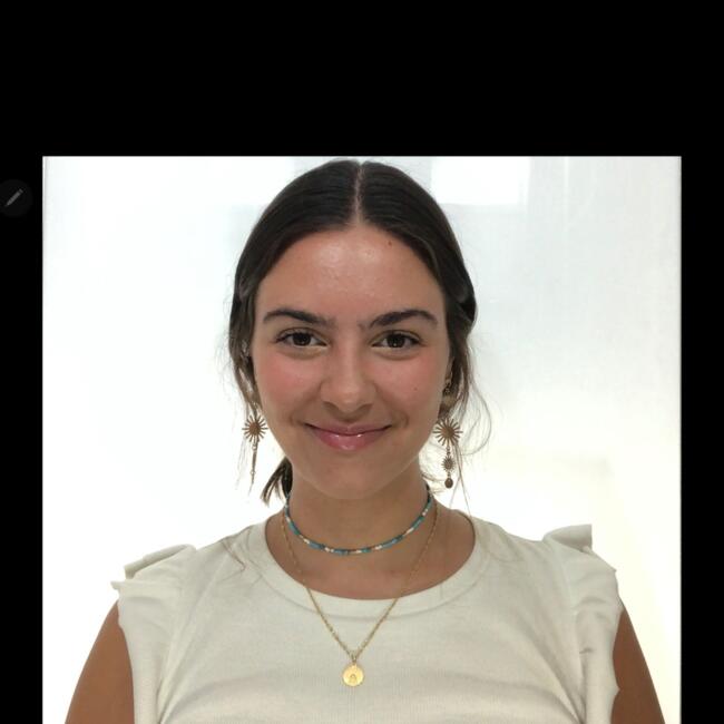 Babysitter in Seville: Lucía