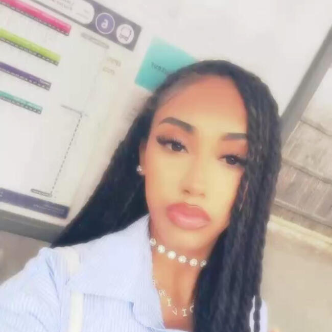 Babysitter in Fleury-les-Aubrais: Divine