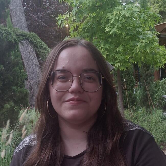 Babysitter in Agía Paraskeví (Αττική): Ελπίδα