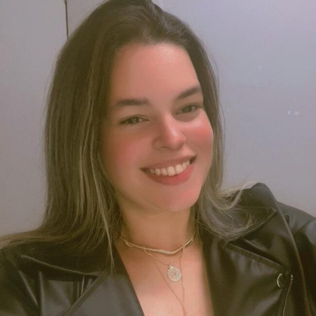 Babysitter in Santo André: Vivia