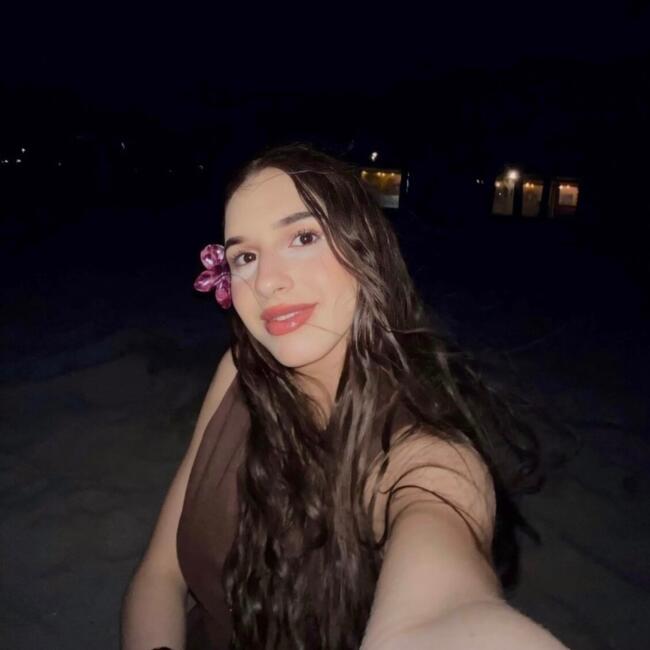 Babysitter in Viladecans: Yasmina