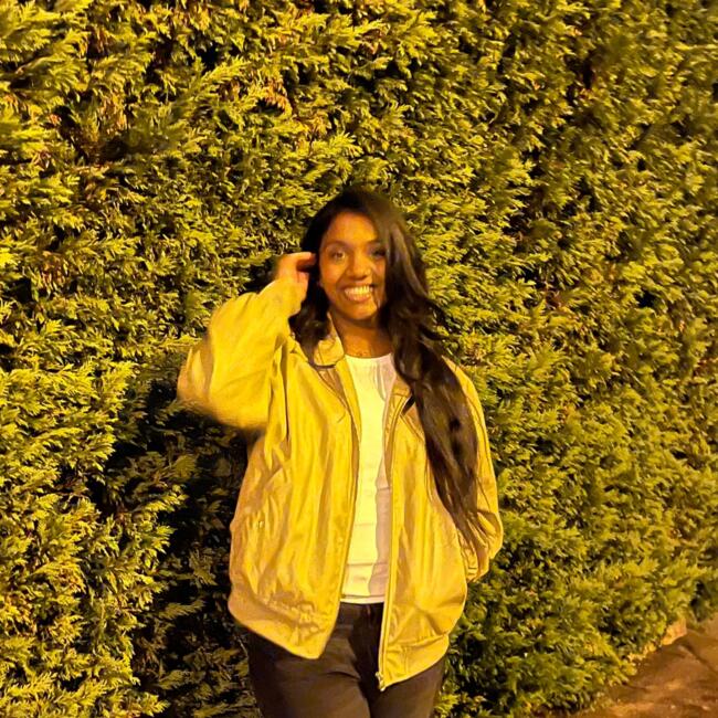 Babysitter in Saint-Michel-sur-Orge: Abisha