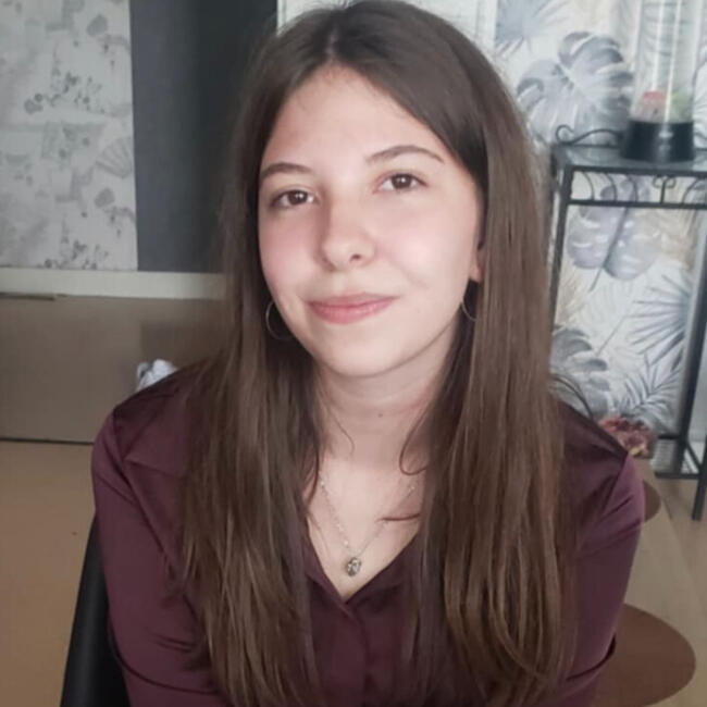 Babysitter in Calais: Léana