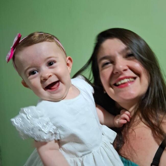 Emprego de babá em Pouso Alegre: Mariele